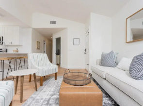 Fully Renovated 3/2 Private Beachside Home 3 Bedroom Home