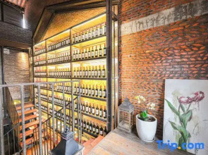 Mi Li · Art Space Homestay