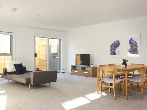 Spacious and Bright 1 Bedroom Apartment