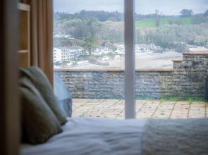 Captains Walk - 4 Bedroom Apartment - Saundersfoot