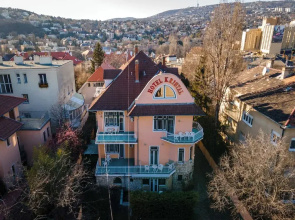 Kristal Hotel