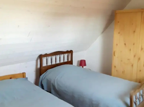 House With 2 Bedrooms in Guimaëc, With Enclosed Garden and Wifi - 500