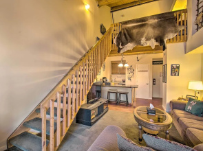 Snug Wintergreen Resort Studio: Ski In & Out!
