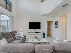 Fantastic Villa With Themed Rooms! Enjoy This Golf Community, Close to Parks. - 6bd, 5BA