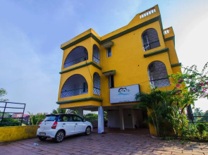 OYO 17201 Home Spacious 2BHK Miramar Beach