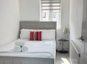 Cozy 2 Bed Property in High Wycombe Tn