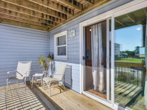 Walk to Beach: Duplex in North Topsail Beach!