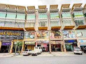 OYO 90350 Hotel Five Star 2