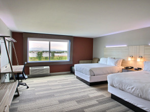 Holiday Inn Express & Suites Fond Du Lac by IHG