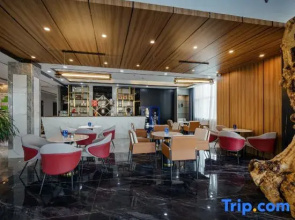 Three Thousand Miles Hotel（Guide County Bus Station Store)