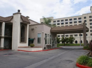Queens Inn Anaheim