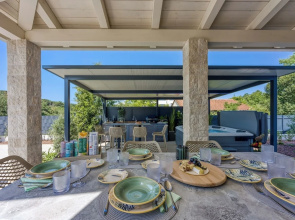 Villa Aria With Heated Pool and Whirlpool