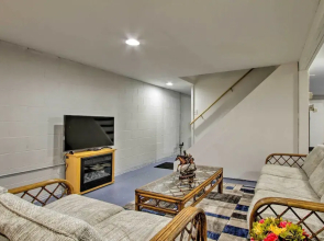 Rochester House w/ Yard - 5 Minutes to Mayo Clinic