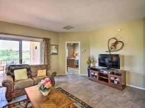 Relaxing Green Valley Townhome ~ 30 Mi to Tucson!
