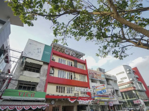 OYO 1270 Residence 8