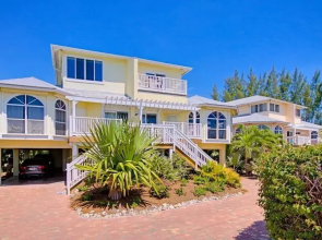 Sunset Dream 3 Bedroom Townhouse by Redawning