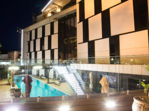 Mgb Hotel at 2ten
