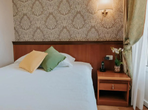 Hotel Flora