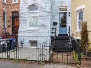 H St DC Haven 3-br Homestay