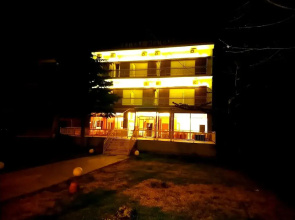 Astron Hotel