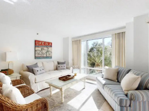3229 Villamare