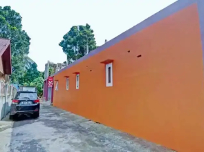 OYO 90406 Joqueen Rooms