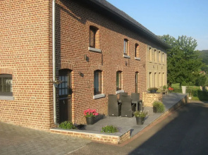 Quaint Holiday Home With Fenced Garden in Epen