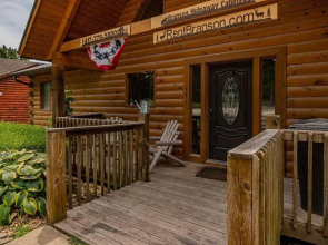 Luxury 2700 Sq Ft Log Cabin Private Hot Tub Game room Pool Table Best View