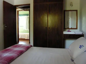 Hotel Holiday House