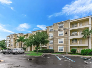 Spring Lakeview 3 Bedroom Condo by RedAwning