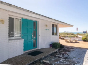 Jukes Beach House by RedAwning
