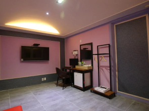 Show Hotel