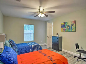 5 Mi to Dtwn: Family-friendly Fort Worth Home