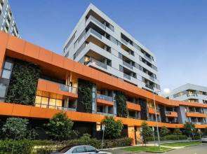 A 3BR Apt Next to Melbourne Zoo, Free Parking