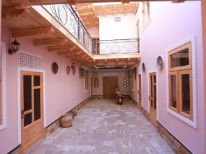 Anis-Pari hotel
