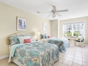 Fairway Golf Close To Beach And Shopping 2 Bedroom Condo