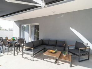 Luxury Villa Entrata-Five Bedroom Villa