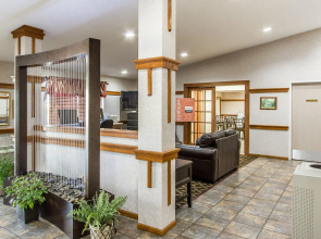EverSpring Inn & Suites