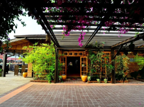 The Manor Lake Front Resort by Phyu Zin Group of Hotels