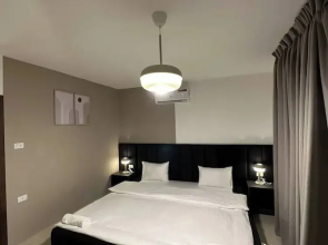 Stylish Luxe Apartment