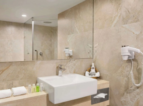 Отель Ramada by Wyndham Colombo