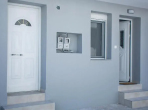 J&T Apartment - 150m from the beach