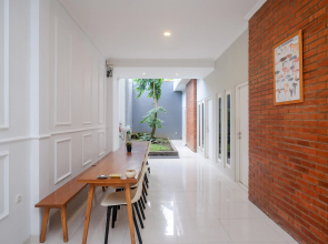 Urbanview Stay @H jakal by RedDoorz