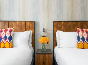 Kenmore Village Hotel, South Beach