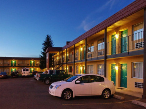 Tiki Lodge