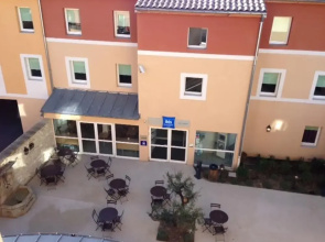 First Inn Hotel