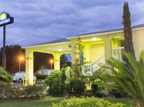 Days Inn by Wyndham Lamont/Monticello