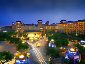 Chime Long Hotel