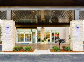 Holiday Inn Express & Suites Russellville by IHG
