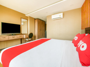 OYO 458 Nakorn Siam Boutique